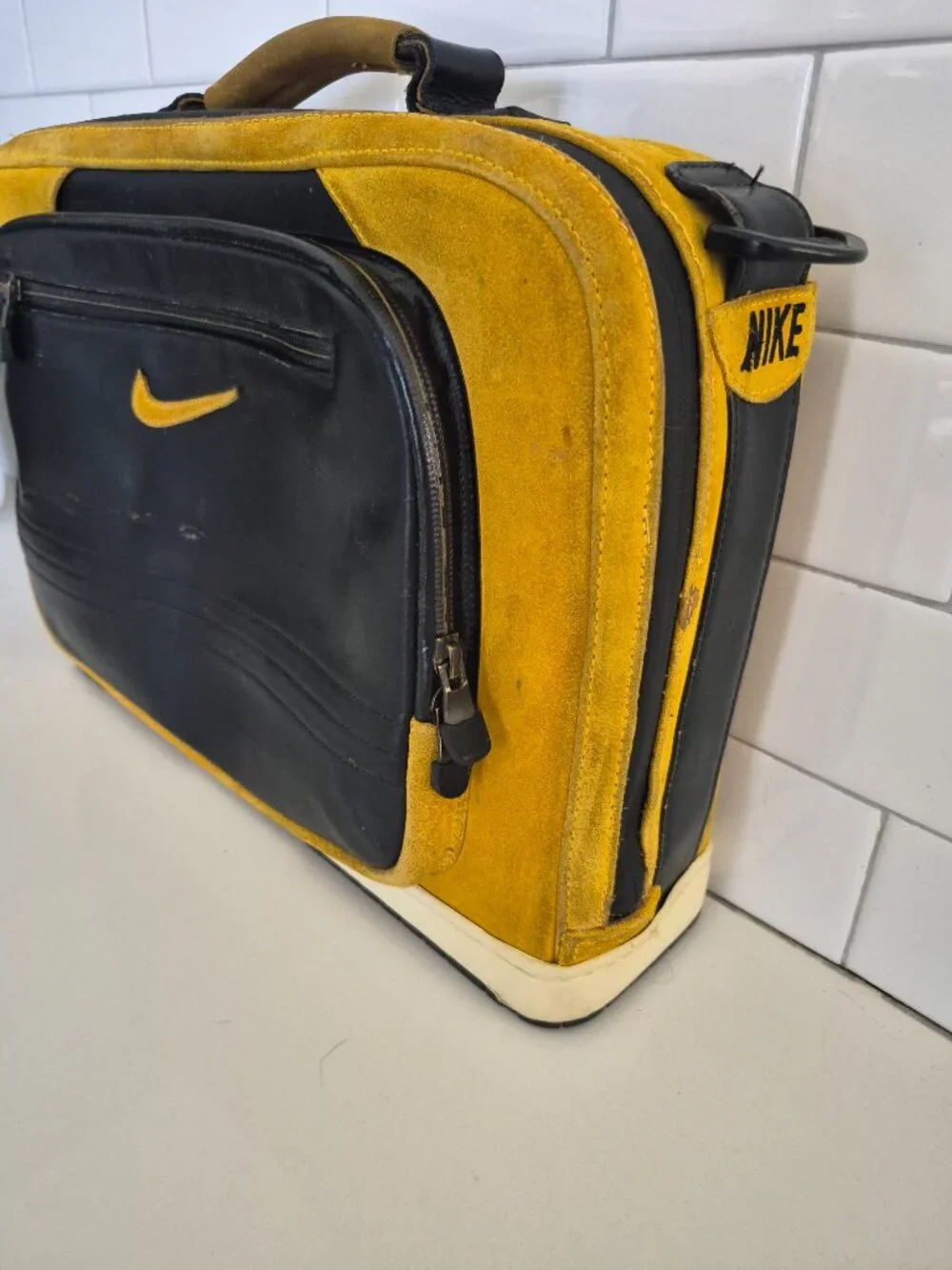 Nike SB DUNKCASE 2005 University Dunk ‘Iowa’ Zipper Repaired